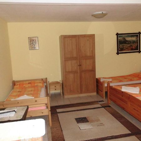 Fenyves Apartman Sarospatak Bagian luar foto