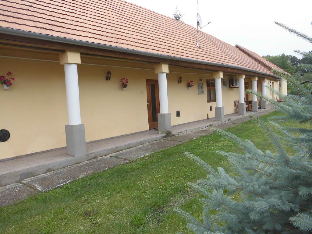 Fenyves Apartman Sarospatak Bagian luar foto