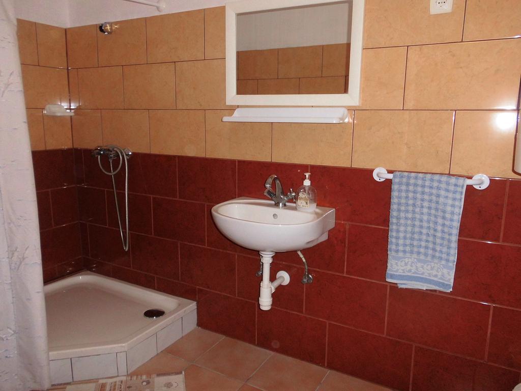 Fenyves Apartman Sarospatak Bagian luar foto