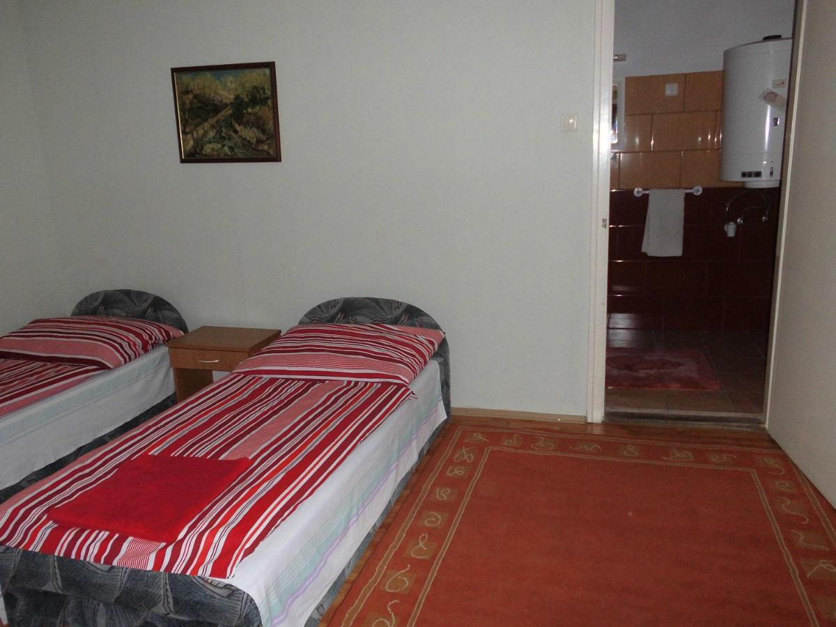 Fenyves Apartman Sarospatak Bagian luar foto