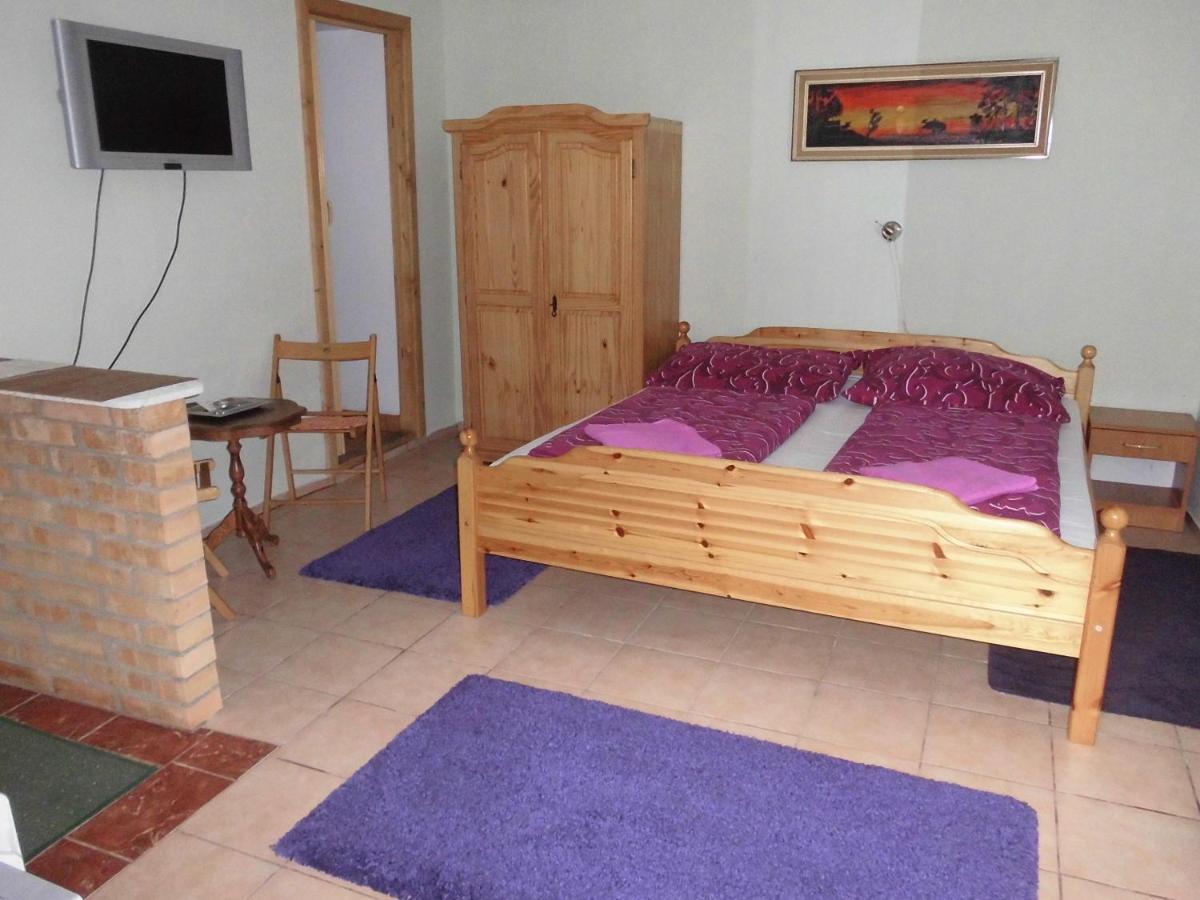 Fenyves Apartman Sarospatak Bagian luar foto