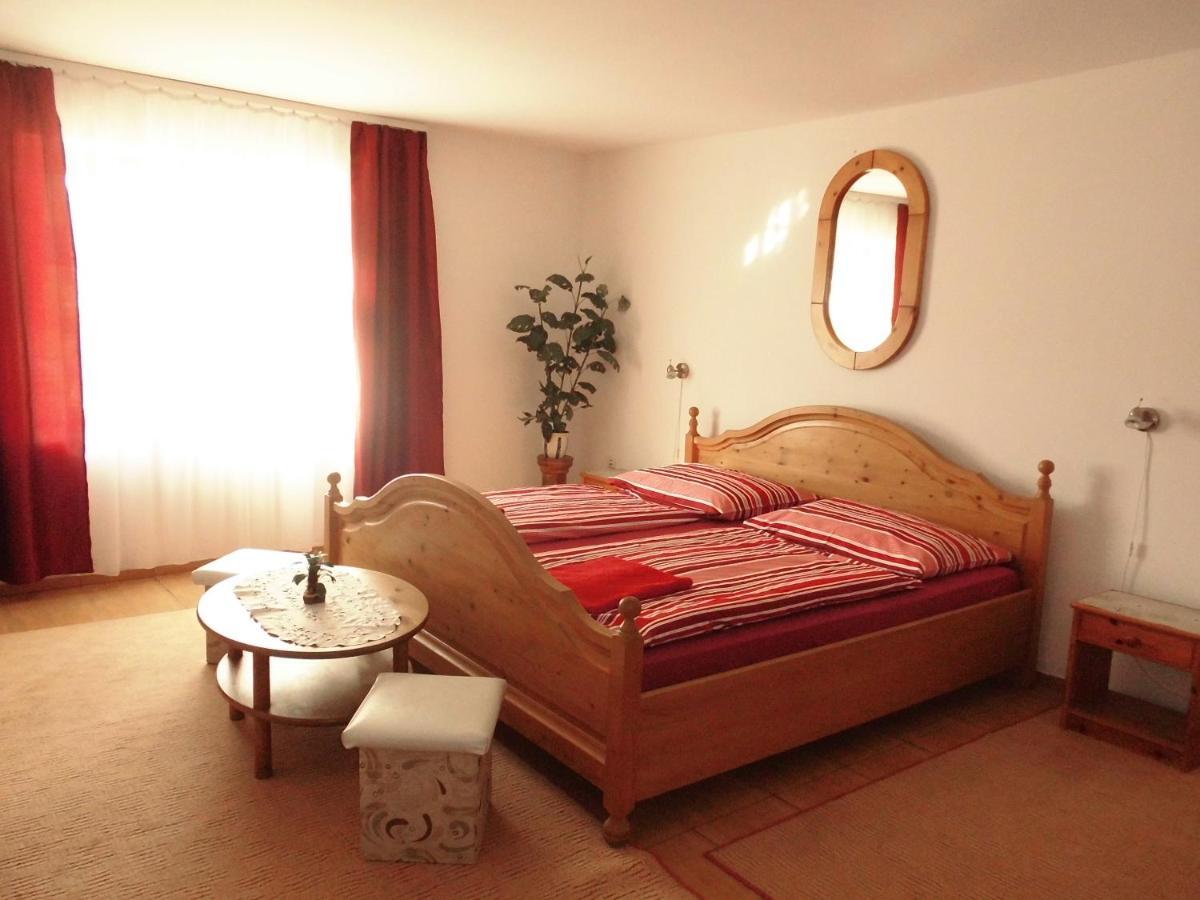 Fenyves Apartman Sarospatak Bagian luar foto